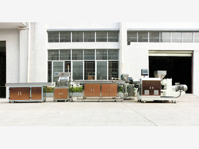 Single-screw extrusion line for endotracheal tube and tracheal intubation infusion tube